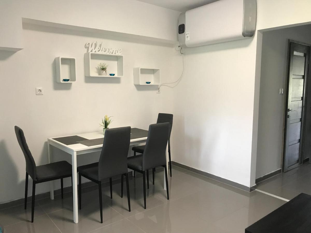 Tisza Gyöngye Apartmanház Apartamento Szeged Exterior foto