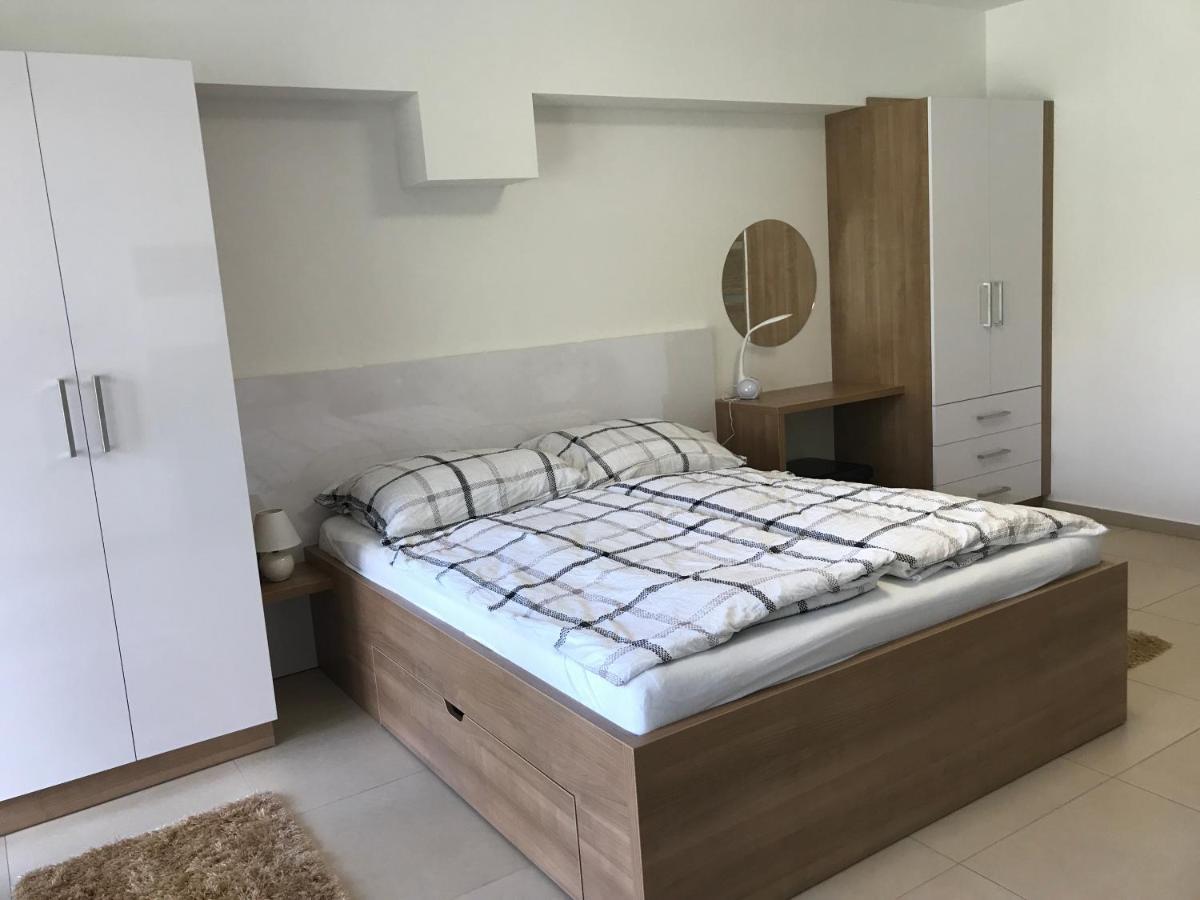 Tisza Gyöngye Apartmanház Apartamento Szeged Exterior foto