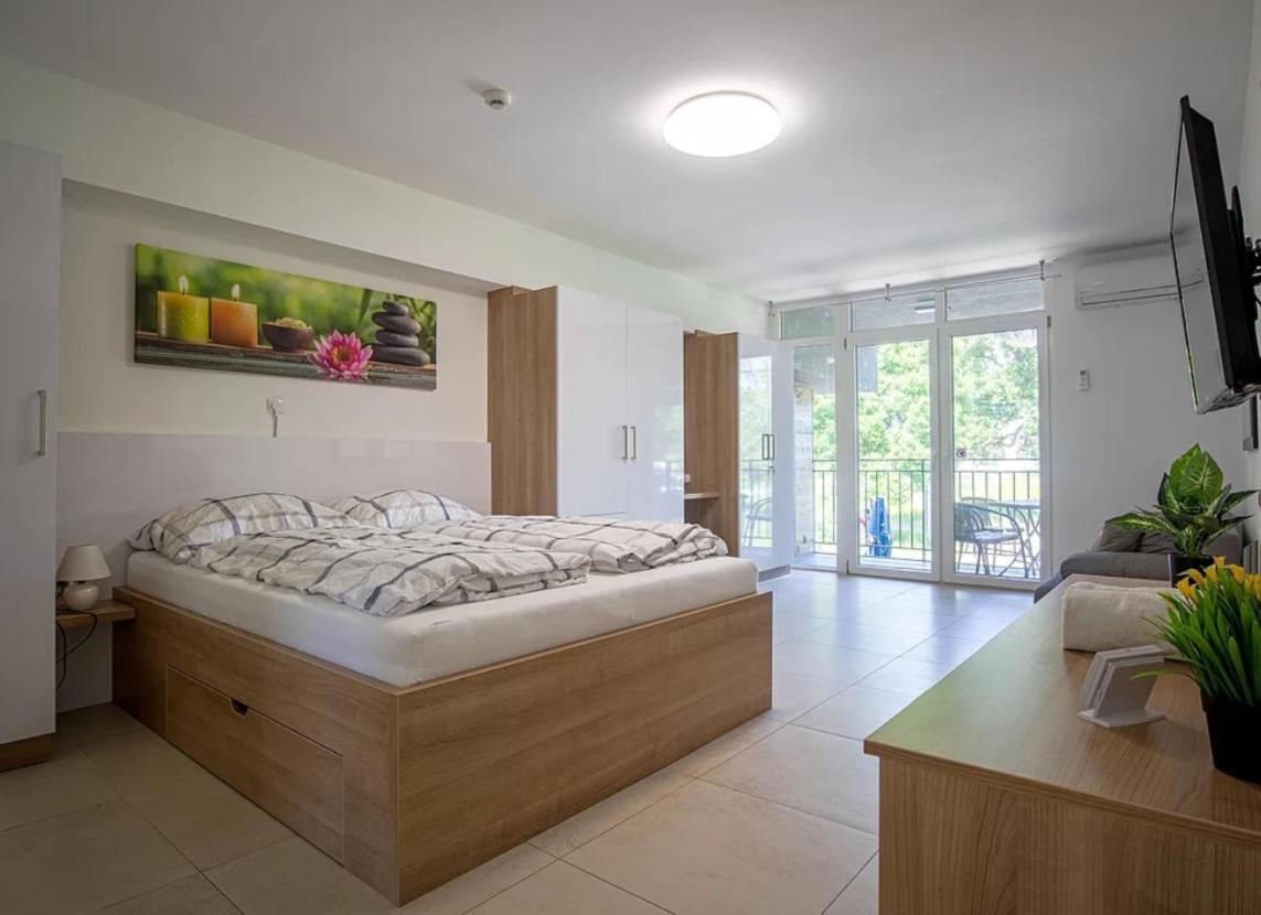 Tisza Gyöngye Apartmanház Apartamento Szeged Exterior foto